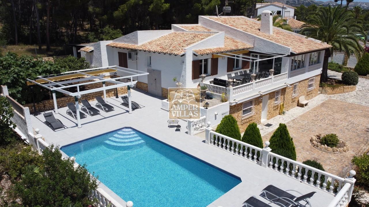 Chalet en alquiler  en Altea con piscina privada