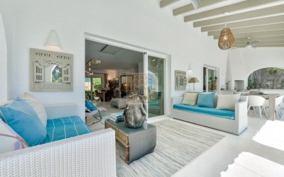 Preciosa y acogedora villa en una sola planta.