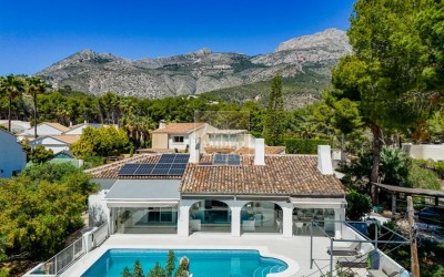 Preciosa y acogedora villa en una sola planta.