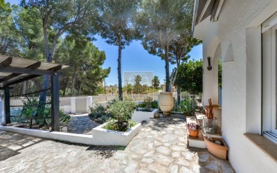 Preciosa y acogedora villa en una sola planta.