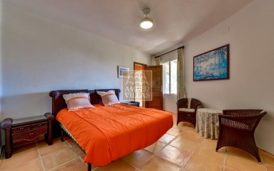 Preciosa villa en un entorno verde y tranquilo.