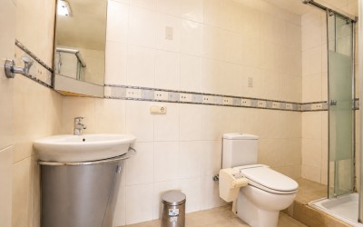 Bonita villa con preciosas terrazas y piscina en La Nucia.