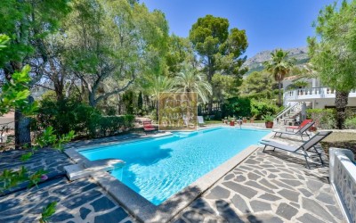 Villa exclusiva en Altea con privacidad absoluta en un entorno natural.