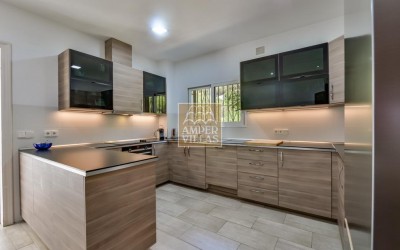 Villa exclusiva en Altea con privacidad absoluta en un entorno natural.