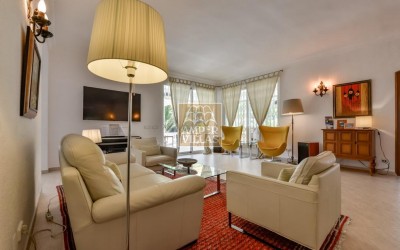 Villa exclusiva en Altea con privacidad absoluta en un entorno natural.