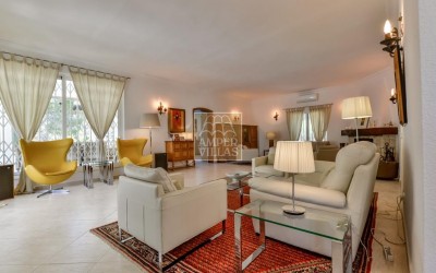 Villa exclusiva en Altea con privacidad absoluta en un entorno natural.