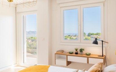Adosado moderno de 4 dormitorios con vistas panorámicas al mar y a Benidorm en La Nucía