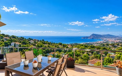 Dúplex Ático con Vistas Panorámicas al Mar en Altea La Vella