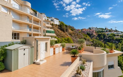 Dúplex Ático con Vistas Panorámicas al Mar en Altea La Vella