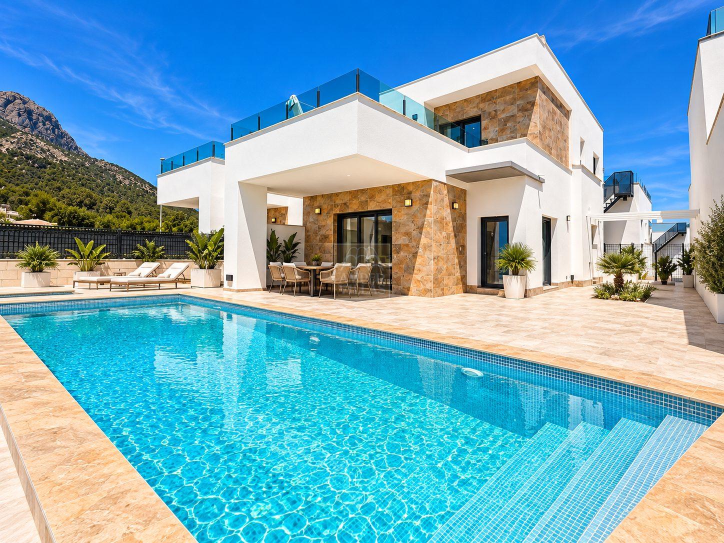Villa moderna de 3 dormitorios con piscina privada en Polop