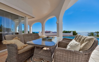 Villa en alquiler con espectaculares vistas al mar en Altea