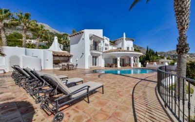 Villa en alquiler con espectaculares vistas al mar en Altea